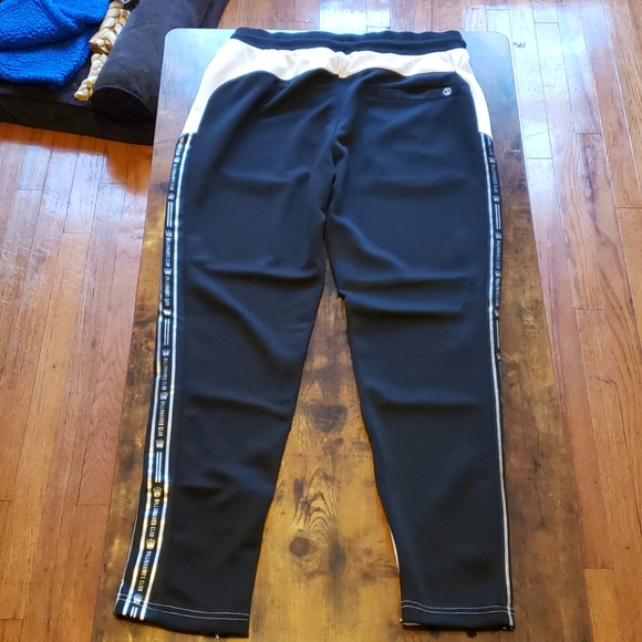 Switch Remarkable Joggers - Picture 4 of 6